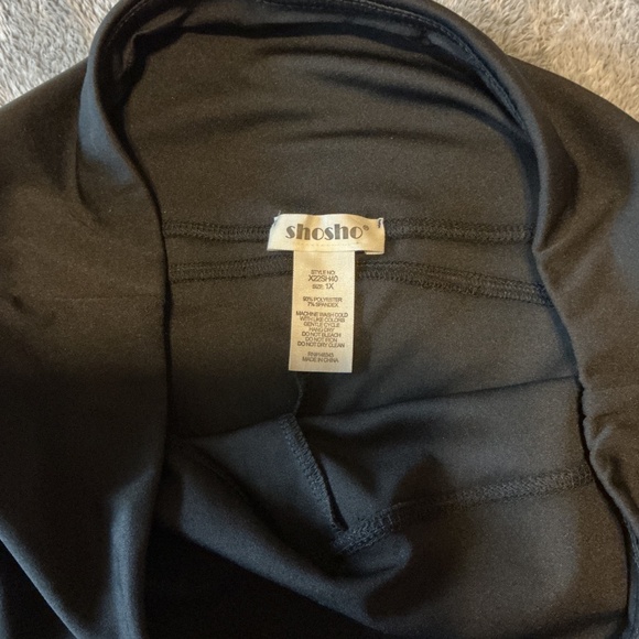 Shosho black short - Picture 2 of 2